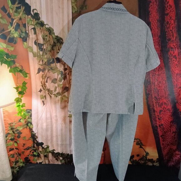 VGUC: Prophecy Sze 16W Sage Gray Embroidered Pantsuit - Picture 2 of 9